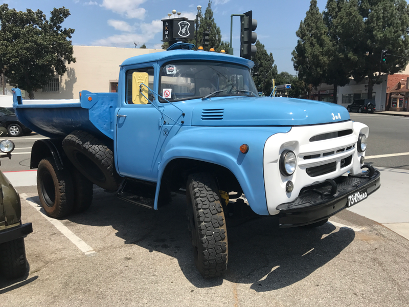 This big ZIL looks like an old Ford, or something.